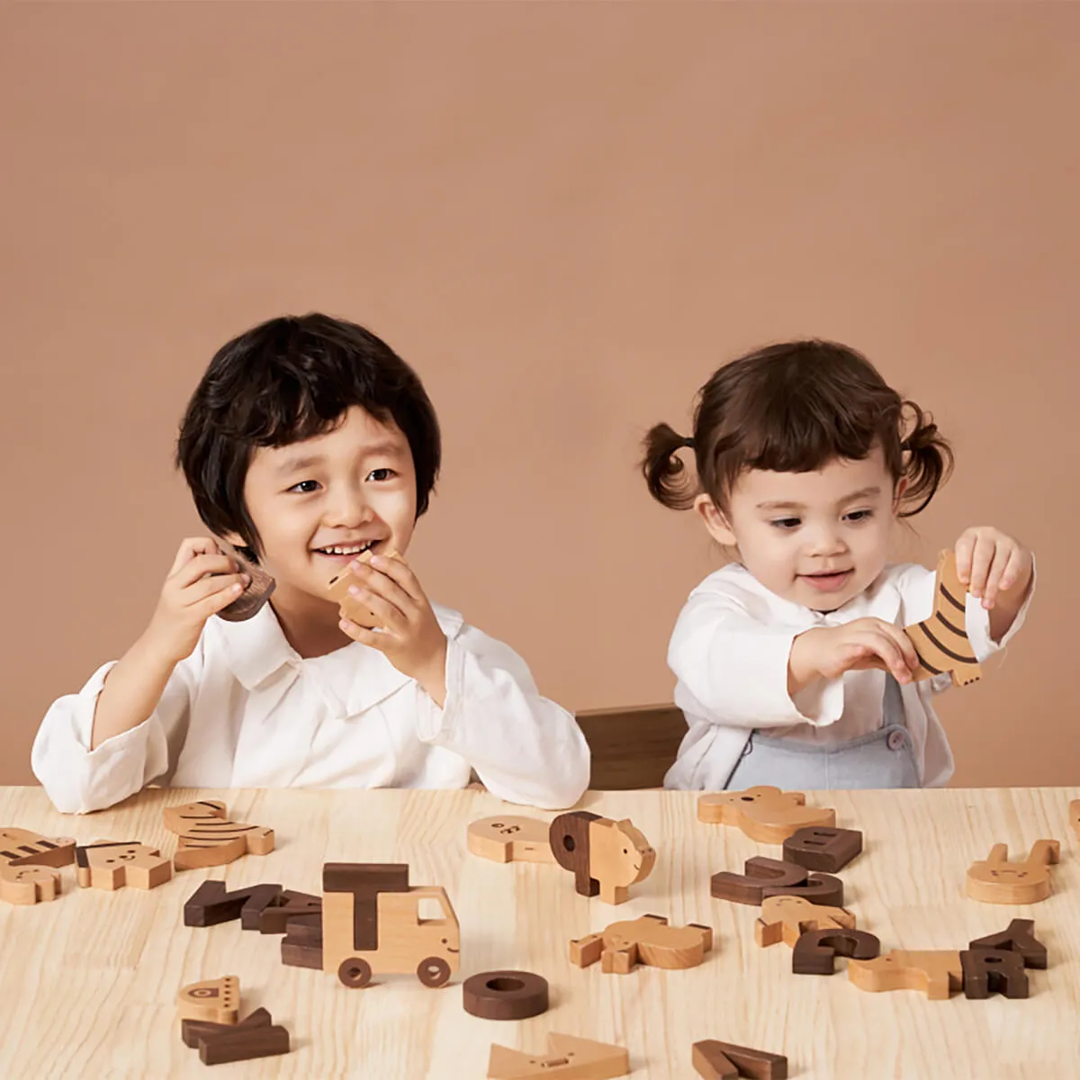 Alphabet Wooden Blocks Play Set by Oioiooi