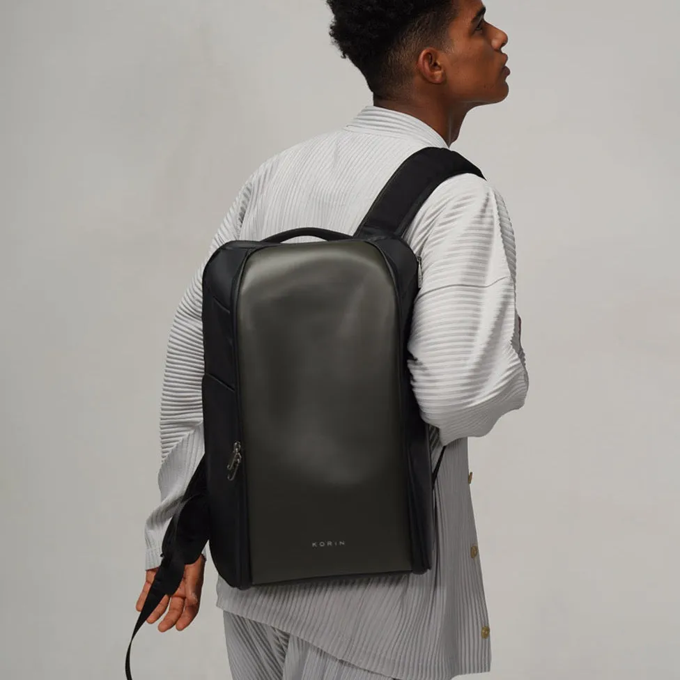 FlipPack Pro 23L | Backpack with Innovative Mag-System