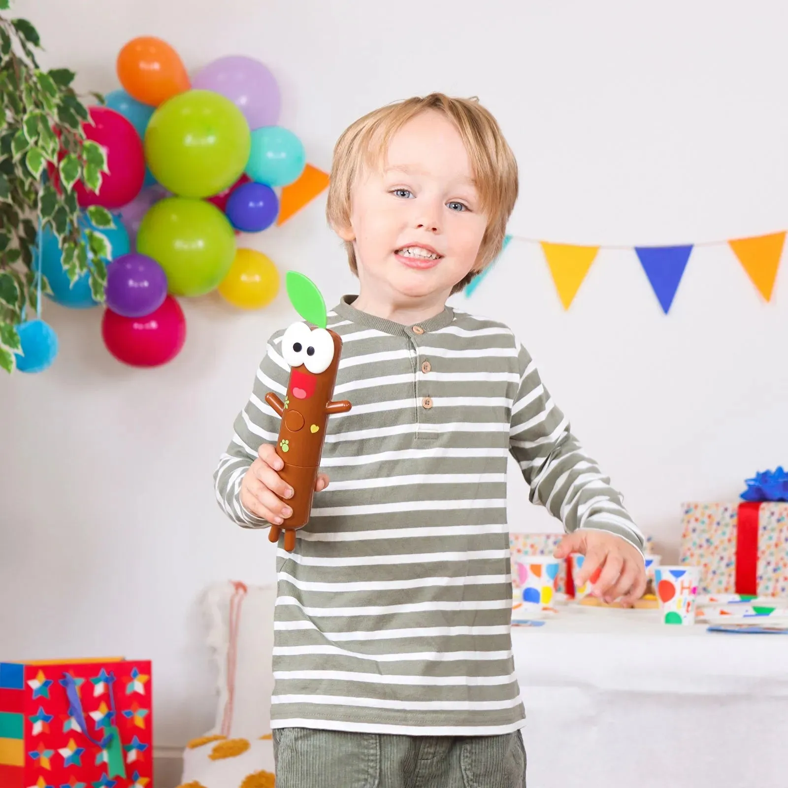 Hey Duggee Press, Play and Party Sticky Stick