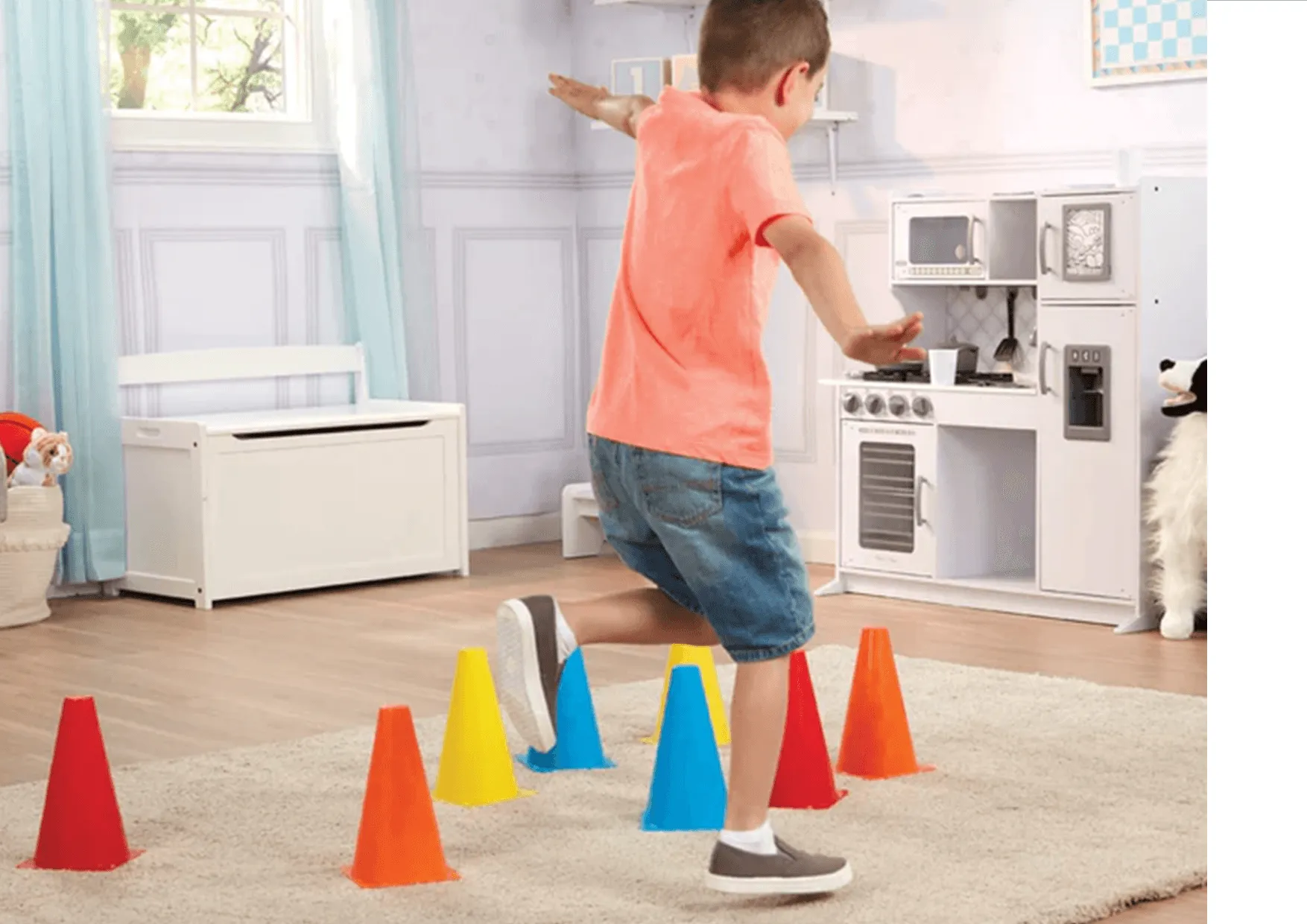 MELISSA & DOUG  Activity Cones 8 pieces: Durably built and cast in fade-resistant colors, these exciting little "construction cones" - 4004